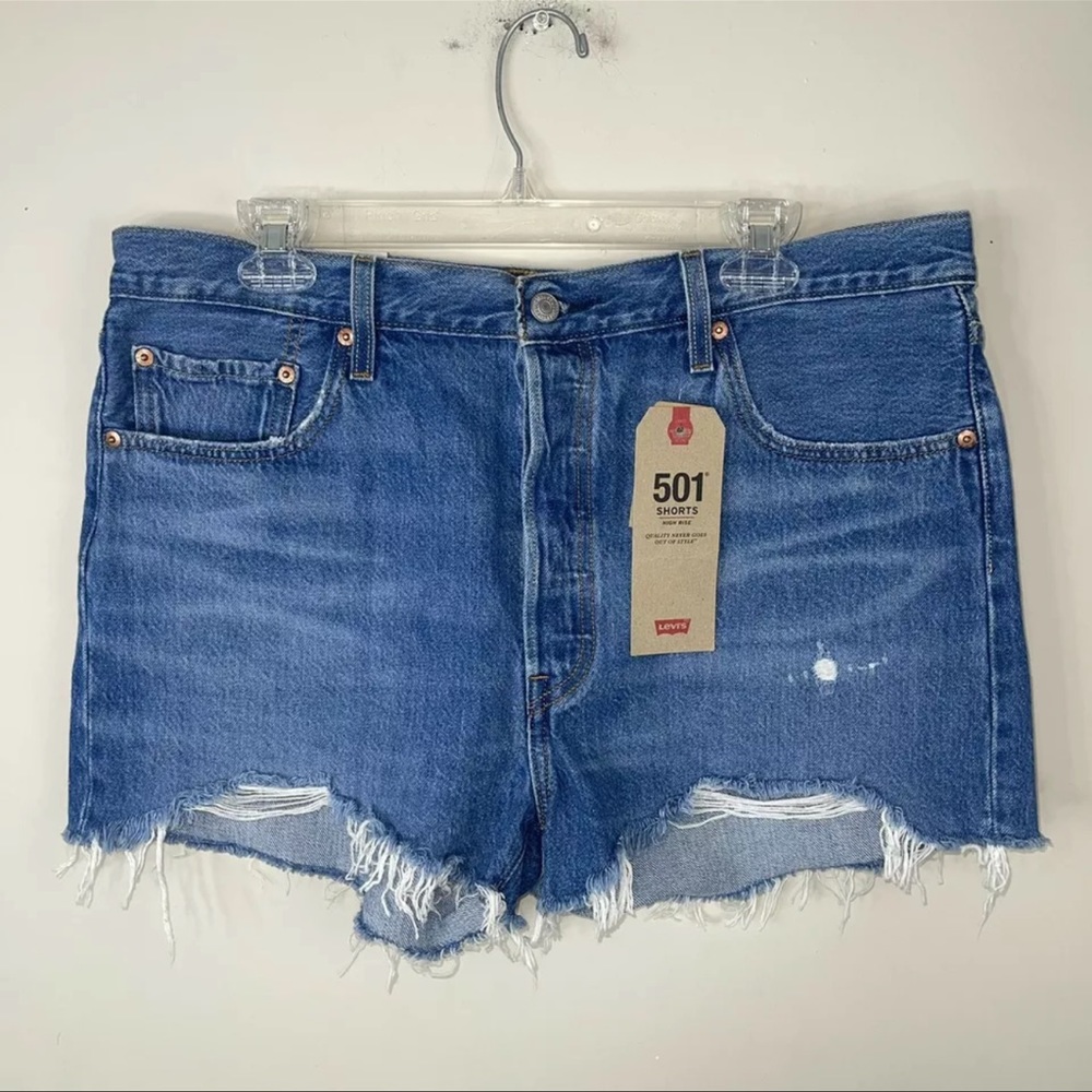 NWT Levi’s High Rise Denim Shorts Size 34